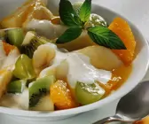 Fruchtsalat mit Vanillejoghurt