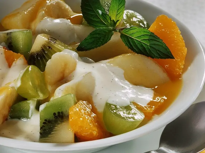 Fruchtsalat mit Vanillejoghurt