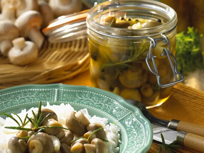Eingelegte Champignons mit Balsamico
