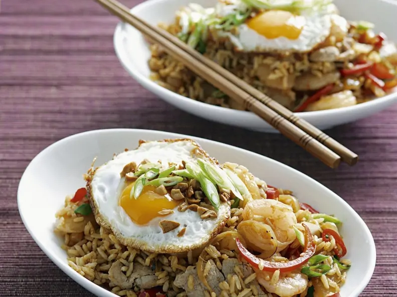 Nasi Goreng mit Ei