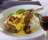 Kalbskoteletts mit Currysauce