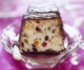 Früchtekuchen aus Hefeteig