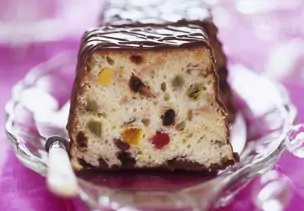 Früchtekuchen aus Hefeteig