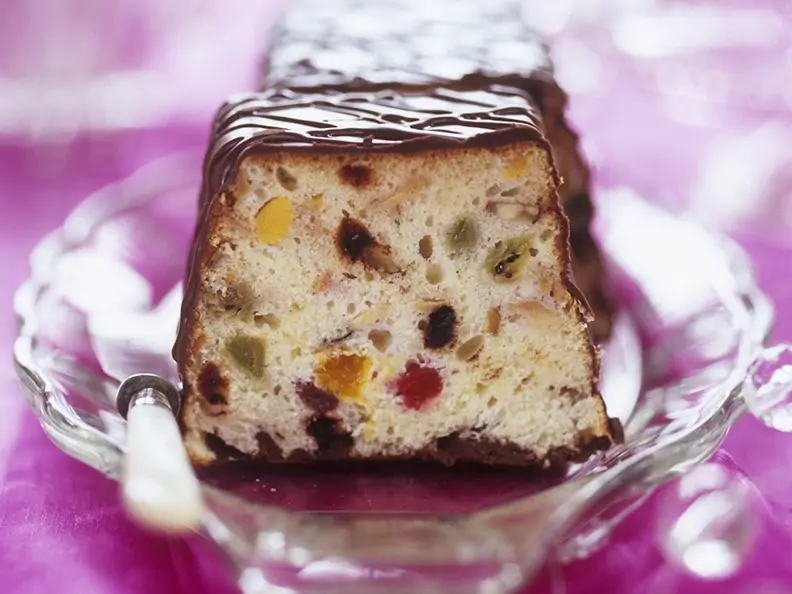 Früchtekuchen aus Hefeteig