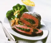 Mit Spinat gefüllter Rinderbraten