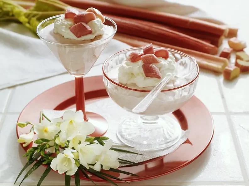 Rhabarbersahnecreme