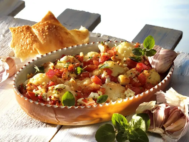 Blumenkohlgratin mit Tomaten