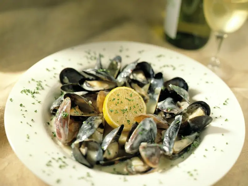 Miesmuscheln mit Kräutern