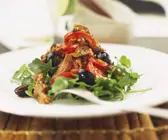Rucolasalat mit Steakstreifen