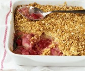 Rhabarber-Beeren-Crumble