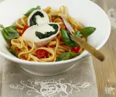 Nudeln mit Kalbsrouladen
