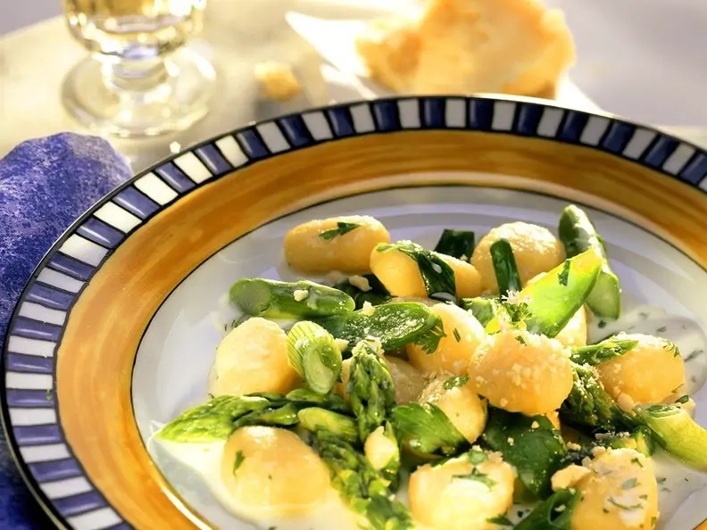 Gnocchi mit grünem Spargelragout