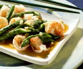 Scampi mit grünem Spargel
