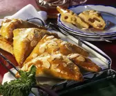Teigtaschen mit Rhabarberfüllung