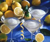 Sekt mit Zitronensorbet