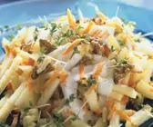Sellerie-Möhrensalat mit Apfel
