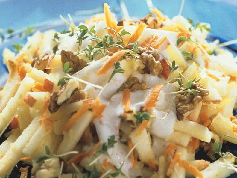 Sellerie-Möhrensalat mit Apfel