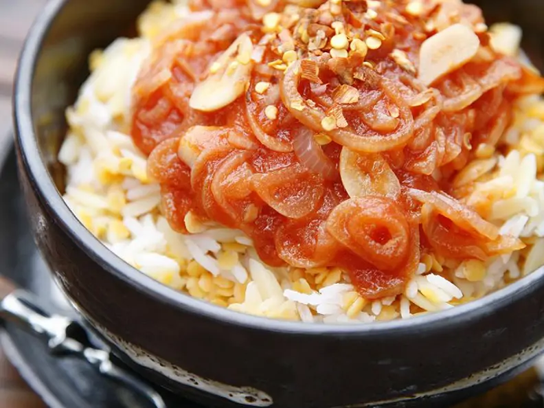 Reis, Nudeln und Lisen mit Tomatensauce
