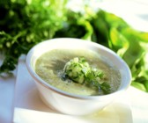 Kalte Kartoffel-Gurkensuppe