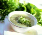 Kalte Kartoffel-Gurkensuppe