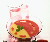 Zweifarbige Fruchtsuppe