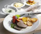 Tafelspitz mit Schnittlauchsauce und Apfelkren
