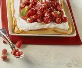 Erdbeer-Pizza (Blechkuchen mit Sahnecreme und Erdbeeren)
