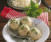 Speckknödel & Krautsalat (Tirol)