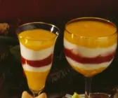 Mango-Joghurt-Himbeerbecher