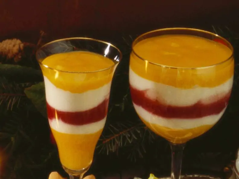 Mango-Joghurt-Himbeerbecher