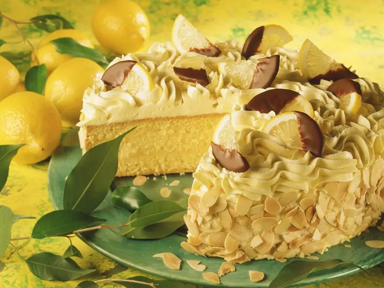 Zitronen-Buttercreme-Torte