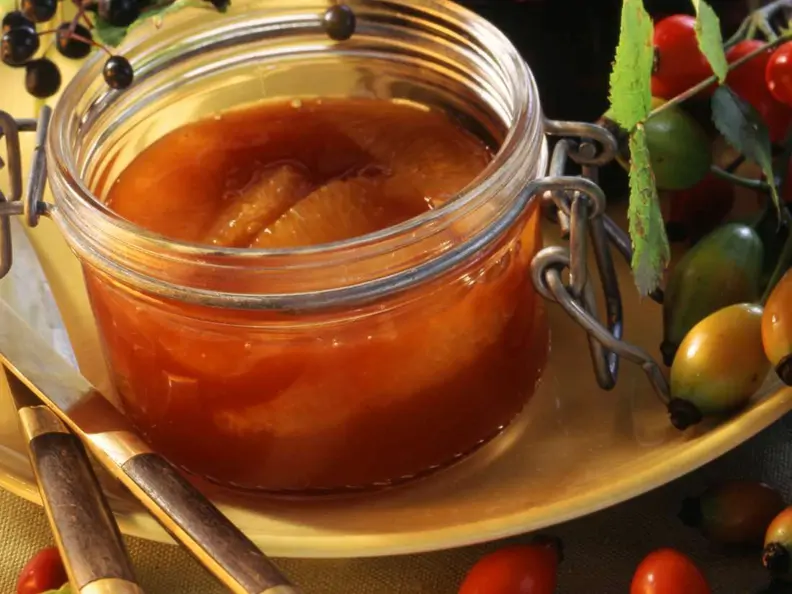 Hagebuttenmarmelade mit Orangensaft