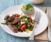 Lammfilet mit Tomaten-Minzsalat