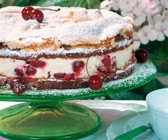 Kirschtorte mit Baiserhaube