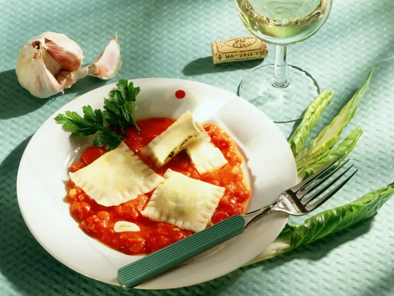 Ravioli mit Gemüse-Käse-Füllung