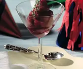 Rote-Bete-Sorbet mit Wodka