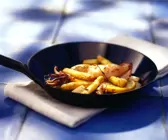 Spargelpfanne mit Tintenfisch