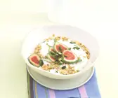 Birchermüsli mit Feigen und Pistazien