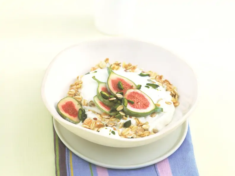 Birchermüsli mit Feigen und Pistazien