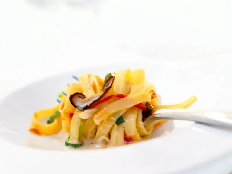 Pasta mit Kokos und Peperoni