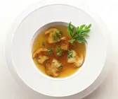 Klare Steinpilzsuppe