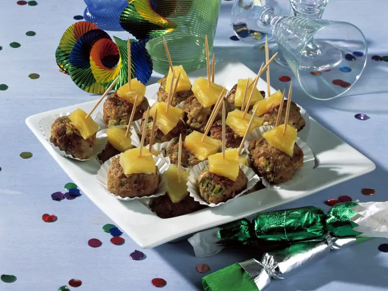 Ananas-Hackbällchen