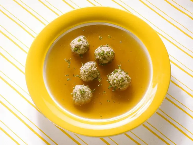 Leberknödelsuppe