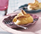Mit Ananas-Quark gefüllte Strudelsäckchen