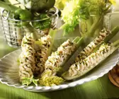 Stangensellerie mit Frischkäse