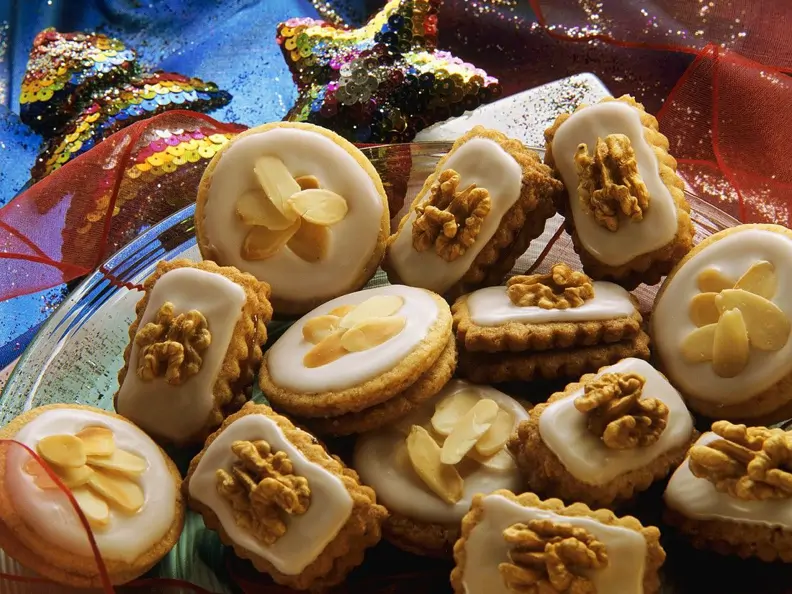 Nuss-Marmeladenplätzchen