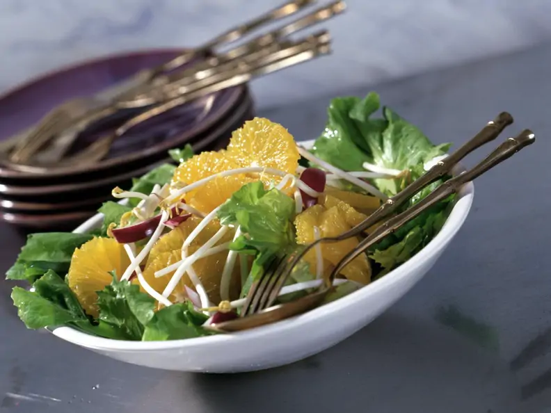 Orangensalat mit Sprossen