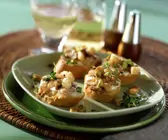 Tapas mit Pistazienstreuseln