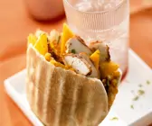 Pitabrot mit Tandoori-Hähnchen