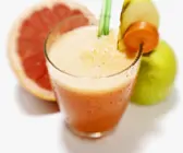 Fruchtiger Möhrendrink